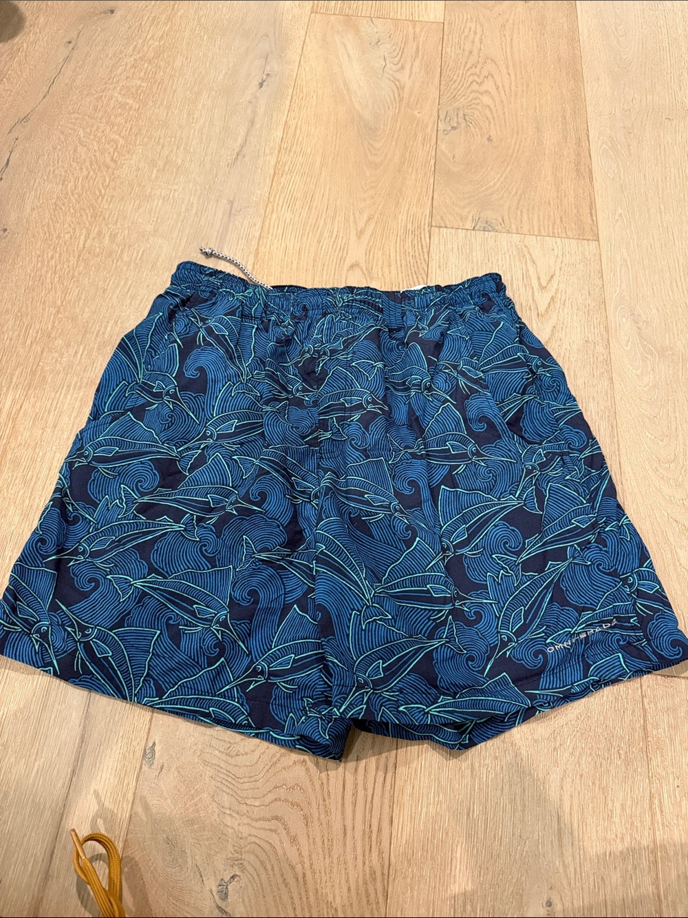 Men’s Columbia PFG swim shorts. Small